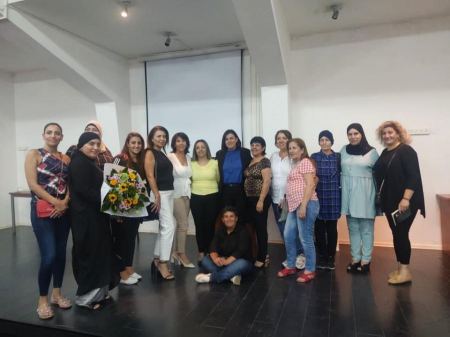 المستشارة الاقتصادية نردين أرملي في مركز الشبيبة كشاتوت الرملة 